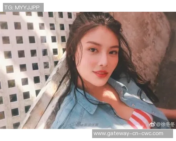 徐冬冬足球视频揭秘她的运动魅力与训练日常展现不一样的女神风采 徐冬冬足球视频揭秘她的运动魅力与训练日常展现不一样的女神风采